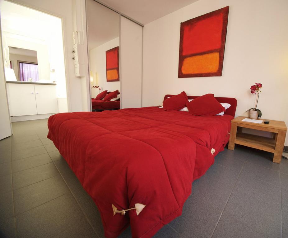 Sylvie Lodge Geneve Gex Room photo